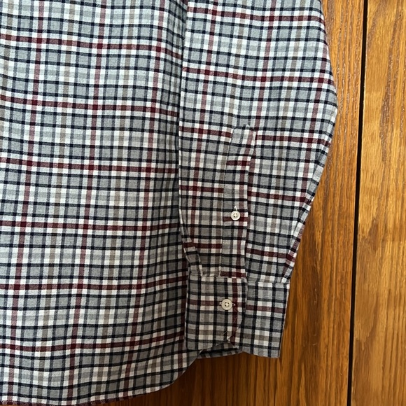 Cremieux 38 slim fit long sleeve plaid shirt. Size L - Picture 3 of 7